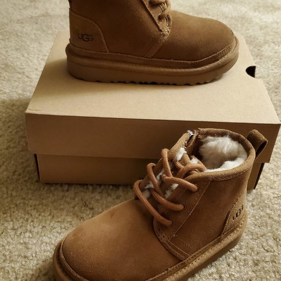 UGG - Picture 2 of 4